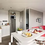 Campingplatz En Ou Mobil-home Chez Camp'in Pirellu *
