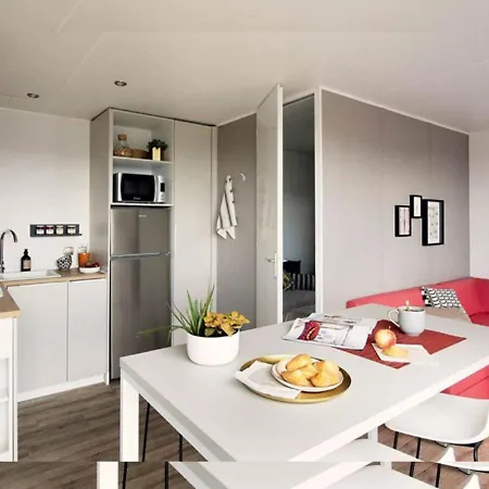 캠프장 En Ou Mobil-home Chez Camp'in Pirellu *