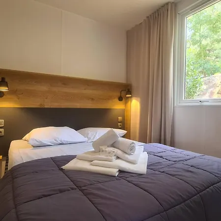 Campingplatz En Ou Mobil-home Chez Camp'in Pirellu
